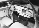 VW 1200 de Luxe 1961 - Im Interieur neu ist der Haltegriff über dem Handschuhkasten