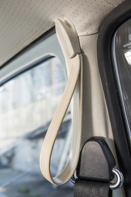 VW 1300 (1967) - Halteschlaufe für bequemeres Ein- und Aussteigen