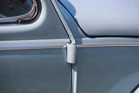 VW 1300 (1967) - aussenliegende Türscharniere