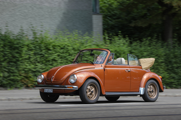 VW 1303 Cabriolet (1975) - Albisgütli Classics Cars & Bikes Juli 2025