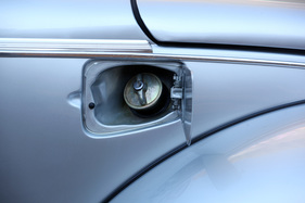 VW 1303 Cabriolet (1979) - unter der Klappe befindet sich der Tankdeckel