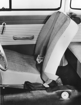 VW 1500 (1961) - optionale Sicherheitsgurte, serienmässige Befestigungspunkte hinten und vorne