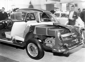 VW 1500 (1962) am Genfer Automobilsalon - Schnittmodell gibt Einblicke in die Raumausnutzung