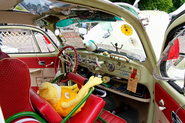 VW 1500 (1966) – Akute Reizüberflutung: Jedes Zubehör, das nur irgendwie reinpasst, ist verbaut – Oldtimer Open Air 2024