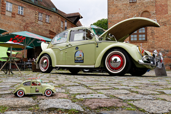 VW 1500 (1966) – Erlaubt ist, was gefällt: Einen weitgehend kompletten Überblick, was es für den Käfer an Zubehör gab, bietet dieser "Dünnholmer" – Oldtimer Open Air 2024