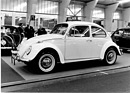 VW 1500 (1967) - seit Herbst 1966 ist der Käfer auch mit 1,5-Liter-Motor im bewährten Stil zu haben - Genfer Autosalon 1967