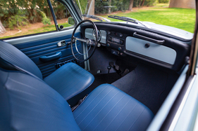 VW 1500 (1968) - Cockpitaufnahme mit drei Pedalen, also kein "Automatic" VW 1500 (1968) - Cockpitaufnahme mit drei Pedalen, also kein "Automatic"