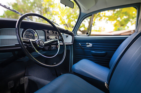 VW 1500 (1968) - klassisches Käferinterieur, das gepolsterte Armaturenbrett kostete hierzulande Aufpreis VW 1500 (1968) - klassisches Käferinterieur, das gepolsterte Armaturenbrett kostete hierzulande Aufpreis