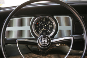 VW 1500 Automatic (1968) - Tacho, Tankanzeige und ein paar Warnlampen (1968)