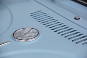 VW 1500 Automatic (1968) - VW-Zeichen auf dem Bug (1968)