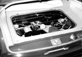 VW 1500 S (1964) - mit höherer Verdichtung (8,5 zu 1 statt 7,8 zu 1) um 9 PS höhere Endleistung von 54 DIN-PS bei 4200 U/min - Genfer Automobilsalon 1964