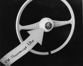 VW (1954) - Zubehör - Hupknopf-Uhr - Genfer Automobilsalon 1954