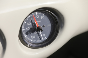 VW Beach Buggy (1976) - auch der Drehzahlmesser stammt von Veglia