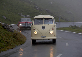 VW Bus (1960) - am Klausenrennen Prolog 2012