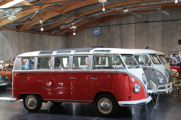 VW Bus (Bulli) der ersten Generation in verschiedenen Ausführungen - Classic Expo Salzburg 2019