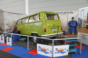 VW Bus T2 (1974) - die Bulli-Generation geht ihren Weg - Klassikwelt Bodensee 2023