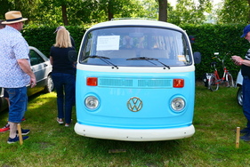 VW Bus T2 Camper, 1987 (Brasilien), TÜV bis 10:2026, angeboten für € 24’900.- – Bockhorner Oldtimermarkt 2025