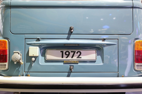 VW Bus Typ 2 (1972) - mit Ladeanschlussdose am Heck (Techno Classica 2018)
