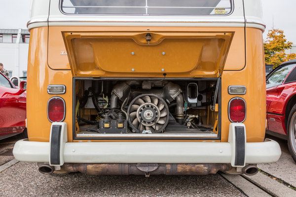 VW Bus – mit Porschemotor im Heck – Retro-Saisonabschluss 2024
