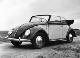 VW Cabriolet (1949) - mit seitlichen Winkern als Viersitzer
