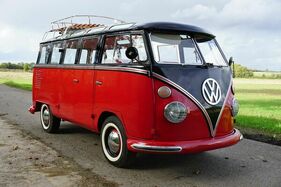 VW Combi T1 1500 Samba 23 Fenêtres (1972) - as lot 65 at the Artcurial "Automobiles Sur les Champs" auction on December 3, 2020