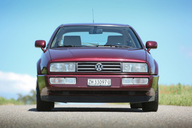 VW Corrado VR6 (1993) - der Kühlergrill wurde beim Facelift 1991 überarbeitet VW Corrado VR6 (1993) - der Kühlergrill wurde beim Facelift 1991 überarbeitet