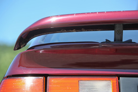 VW Corrado VR6 (1993) - der ausgefahrene Heckspoiler senkte den Auftrieb um fast 64 Prozent