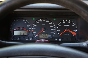 VW Corrado VR6 (1993) - gut ablesbare Rundinstrumente