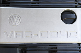 VW Corrado VR6 (1993) - mit zwei über eine Kette angetriebenen obenliegenden Nockenwellen