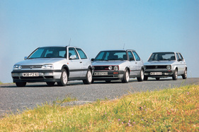 VW Golf (1994) - drei Generationen im Vergleich, vorne der GTI der dritten Baureihe, dahinter der Mk2 und der Ur-Golf (1994)