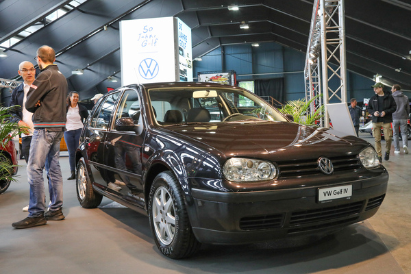 VW Golf (2000) - der inzwischen 1337 kg schwere Golf der 4. Generation - 50 Jahre VW Golf Sonderschau - Swiss Classic World Luzern 2024