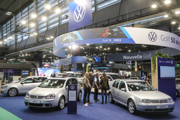 VW Golf (2002) - die Generationen 4 (rechts), 5 (Mitte) und 6 (links) - Rétromobile Paris 2024