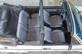 VW Golf Cabriolet 1800 (1988) - platzmässig unterscheidet sich das Cabriolet nicht von der Limousine