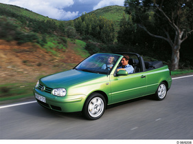 VW Golf Cabriolet (1998) - immer noch auf Basis des Golf III, aber bereits mit der Front des Golf 4