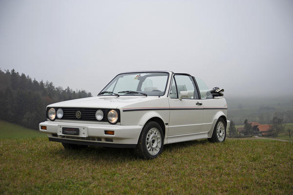 Bild: VW Golf Cabriolet White Special (1989) - als Lot 167 an der Versteigerung der Oldtimer Galerie Toffen am 15. Oktober 2022