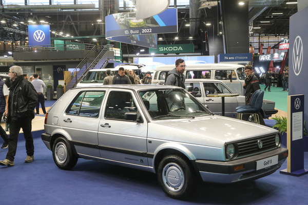 VW Golf GL (1990) - die zweite Generation wurde von 1983 bis 1991 gebaut - Rétromobile Paris 2024