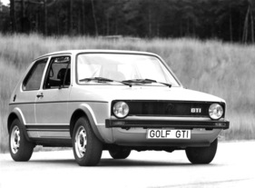 VW Golf GTI (1975) - Vorserienexemplar, man beachte den Schriftsatz des GTI-Emblems