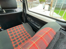 VW Golf GTI (1977) – das Karo-Muster ist ebenfalls ein typisches GTI-Merkmal.