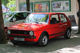 VW Golf GTI (1977) - frühes Modell, noch mit den filigranen Stossstangen - 40. Oldtimer-Meeting Baden-Baden 2016