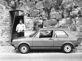 VW Golf GTI (1977) - noch ohne Navigationssystem, Kartenlesen war angesagt