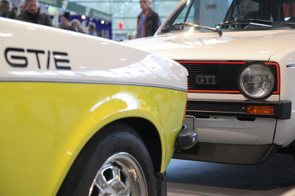 VW Golf GTI (1978) - auch sein Gegner hatte drei Buchstaben, aber auch 5 PS mehr - Sonderschau "Rivalen" an der Bremen Classic Motorshow 2020