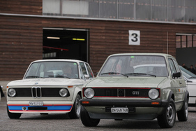 VW Golf GTI - neben einem BMW 2002 turbo - OSMT Zug im September 2017