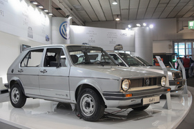 VW Golf I (1980) - bereits mit den modifizierten Stossstangen - Auto e Moto d'Epoca 2014