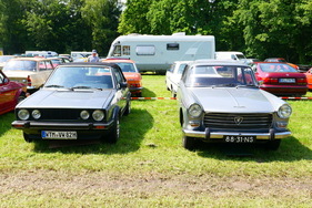 VW Golf I Cabriolet von 1982 und Peugeot 404 Limousine – Bockhorner Oldtimermarkt 2025