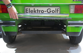 VW Golf I Elektro (1976) - hier waren die Bleibatterien untergebracht (Techno Classica 2017)