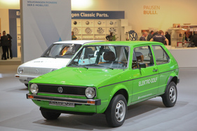 VW Golf I Elektro (1976) - statt Benzin- mit Elektromotor unter der vorderen Haube (Techno Classica 2017)