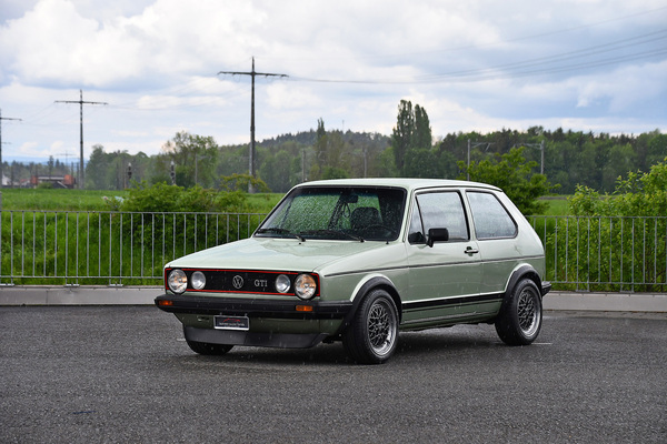 VW Golf I GTI 1600 (1980) - als Lot 21 angeboten an der Swiss Classic World Versteigerung der Oldtimer Galerie Toffen in Luzern am 3. Juni 2023