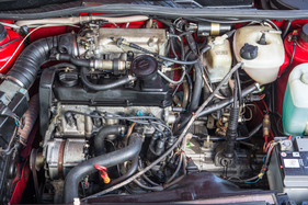 VW Golf II GTI (1989) - 1,8-Liter-Katalysatormotor nach US-Norm 83 mit 107 PS bei 5250 Umdrehungen
