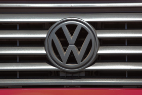 VW Golf II GTI (1989) - mattschwarzes VW-Zeichen beim GTI (1989)