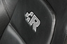 VW Golf IV R32 (2003) - "R"-Emblem auf den König-Sitzen (© Bruno von Rotz, 2022) VW Golf IV R32 (2003) - "R"-Emblem auf den König-Sitzen (© Bruno von Rotz, 2022)